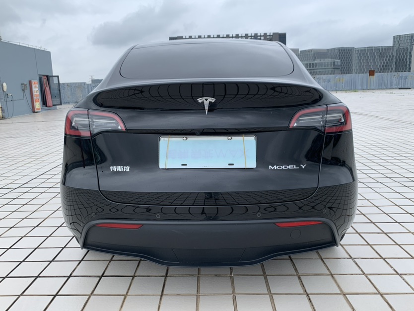 Tesla Model Y 2023 #5 Tesla Model Y 2023 car image #5