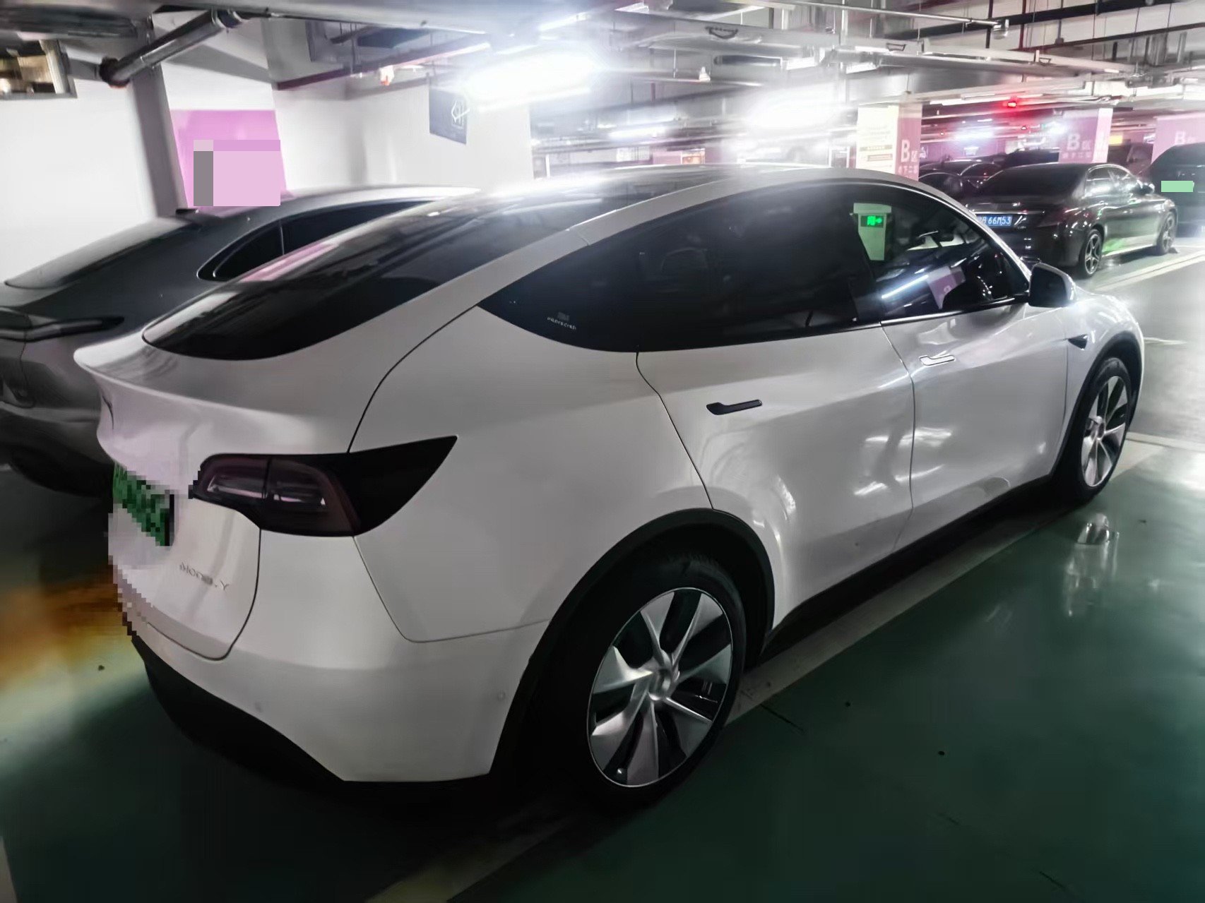Tesla Model Y 2023 #2 Tesla Model Y 2023 car image #2