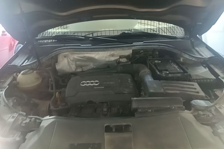 Audi Q3 2016 car image #20