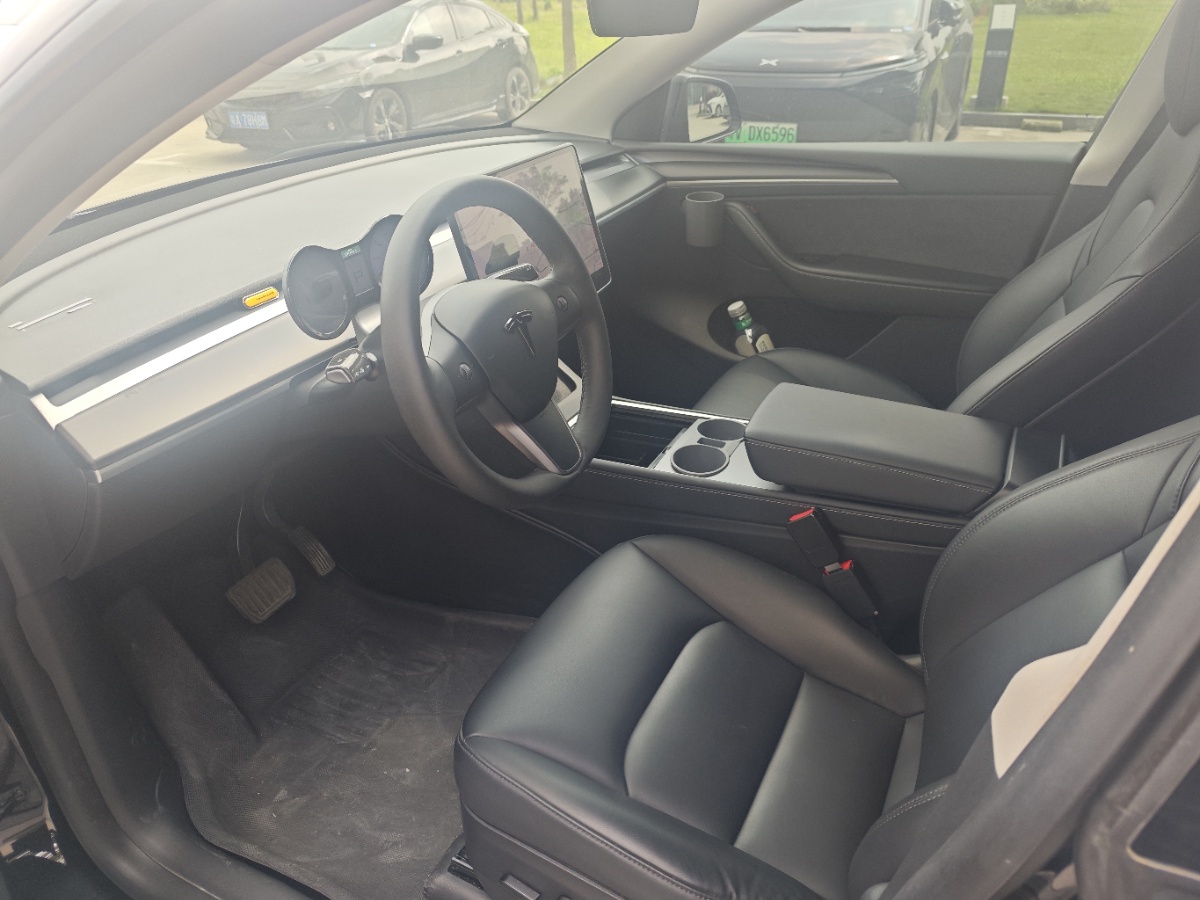 Tesla Model Y 2021 car image #5