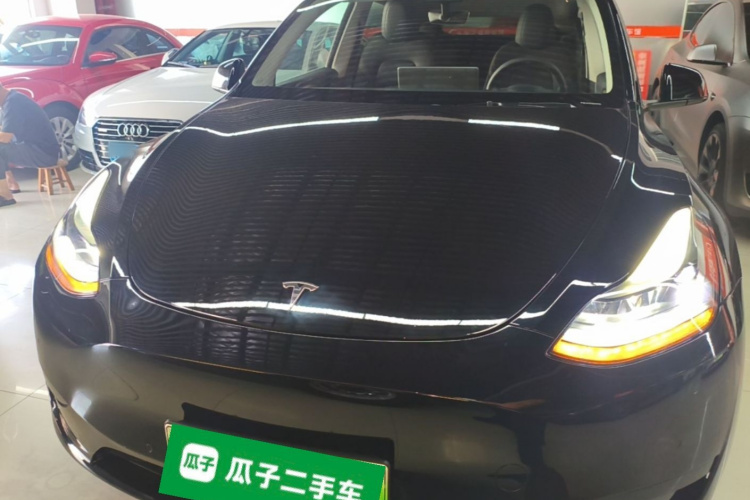 Tesla Model Y 2023 #3 Tesla Model Y 2023 car image #3