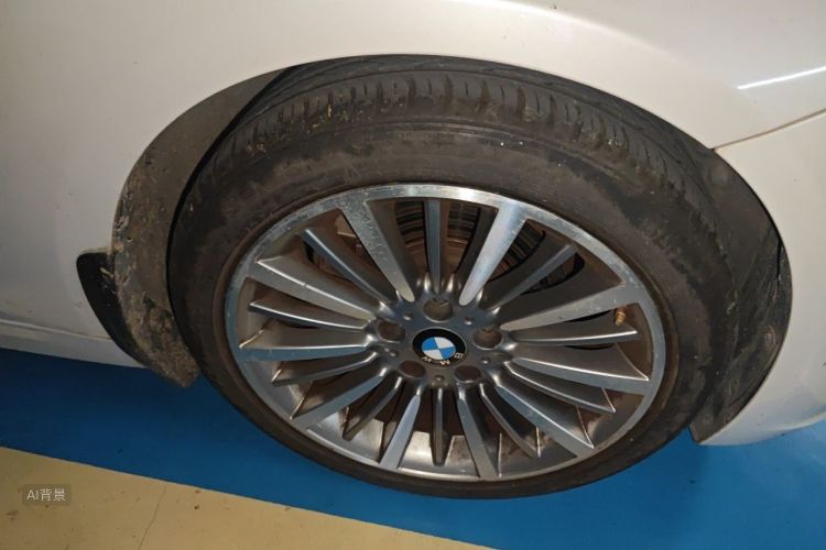BMW 3 Series 2019 car image #9