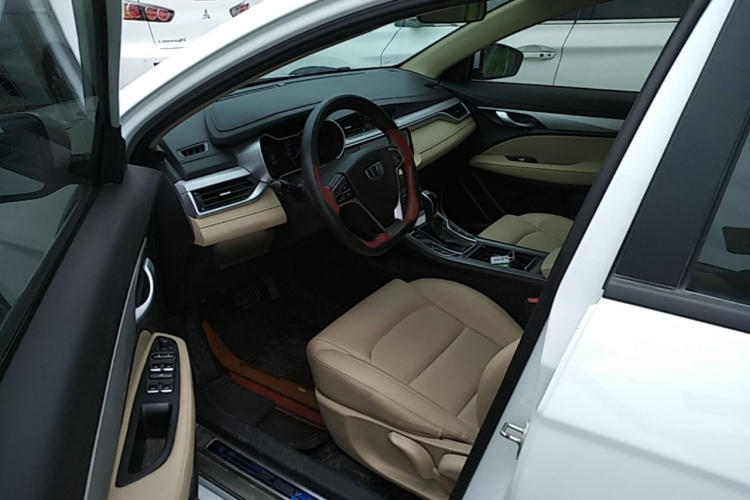 GEELY Emgrand 2019 car image #19