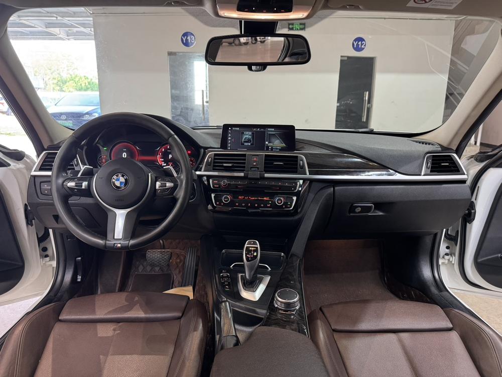 BMW 3 Series 2018 car image #13
