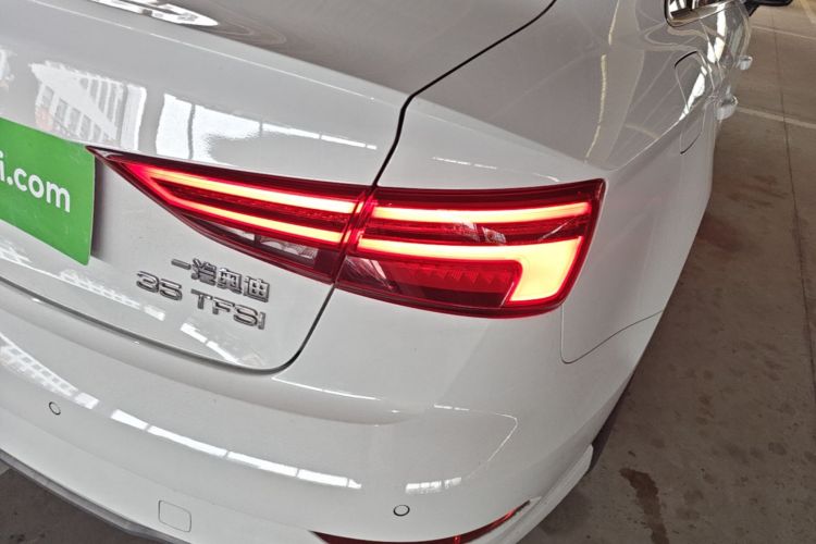 Audi A3 2017 car image #8