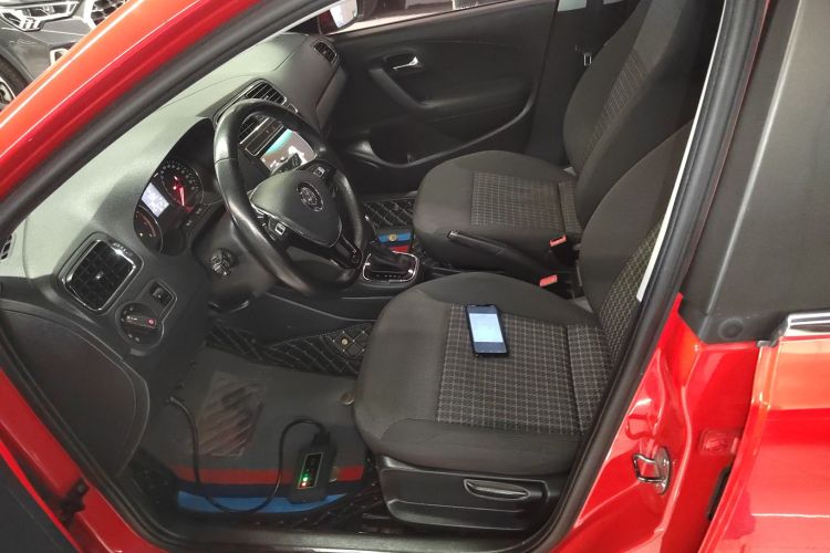 Volkswagen Polo 2017 car image #19