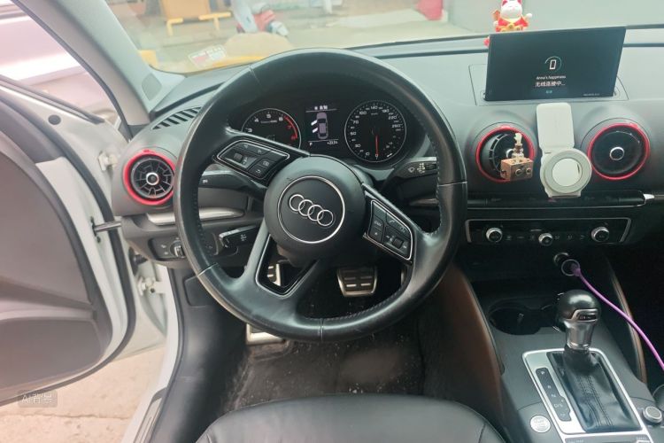 Audi A3 2019 car image #12