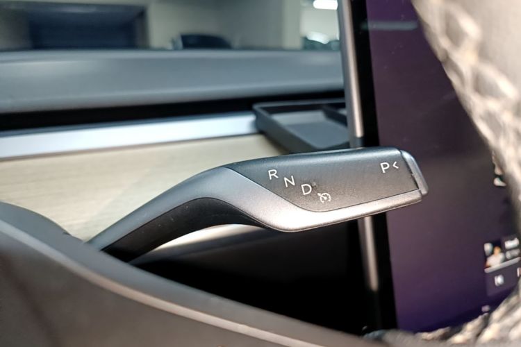 Tesla Model 3 2023 car image #16