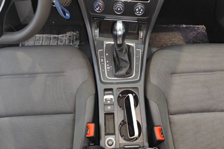 Volkswagen Golf 2019 #14 Volkswagen Golf 2019 car image #14