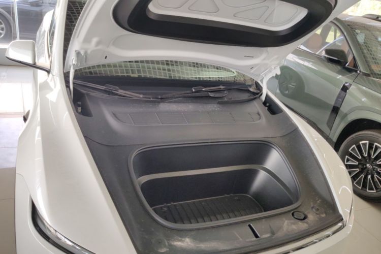 Tesla Model Y 2026 car image #20