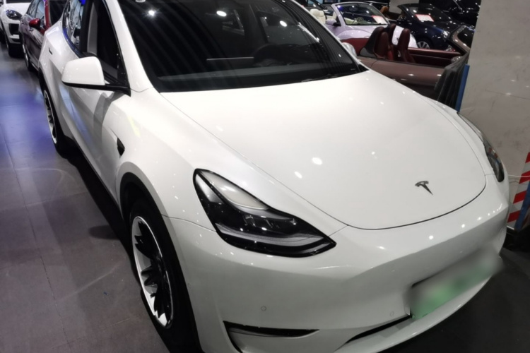 Tesla Model Y 2022 car image #4