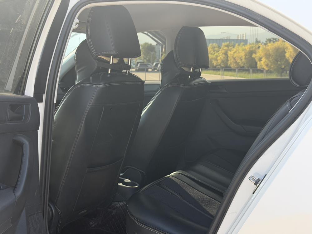 Volkswagen Santana 2022 car image #10