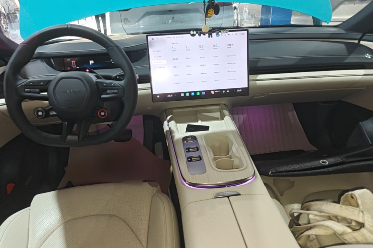 MI SU7 2025 car image #11