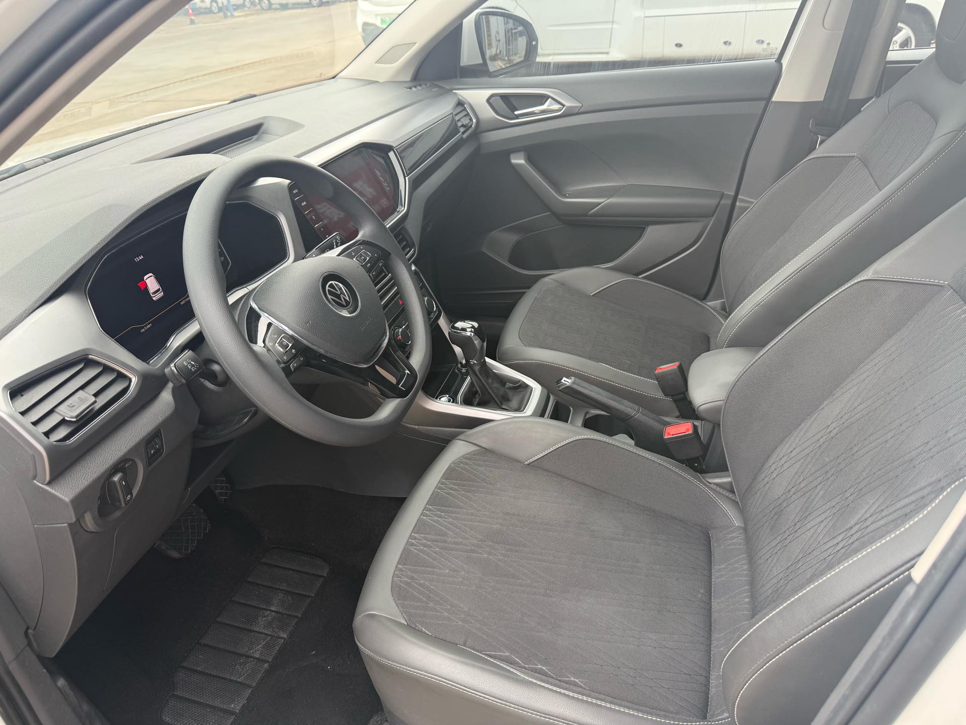 Volkswagen T-Cross 2021 car image #7