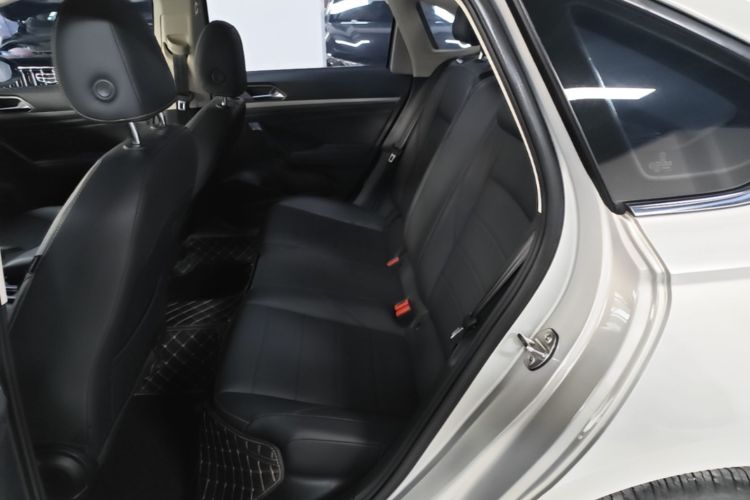 Volkswagen Lavida 2018 car image #17