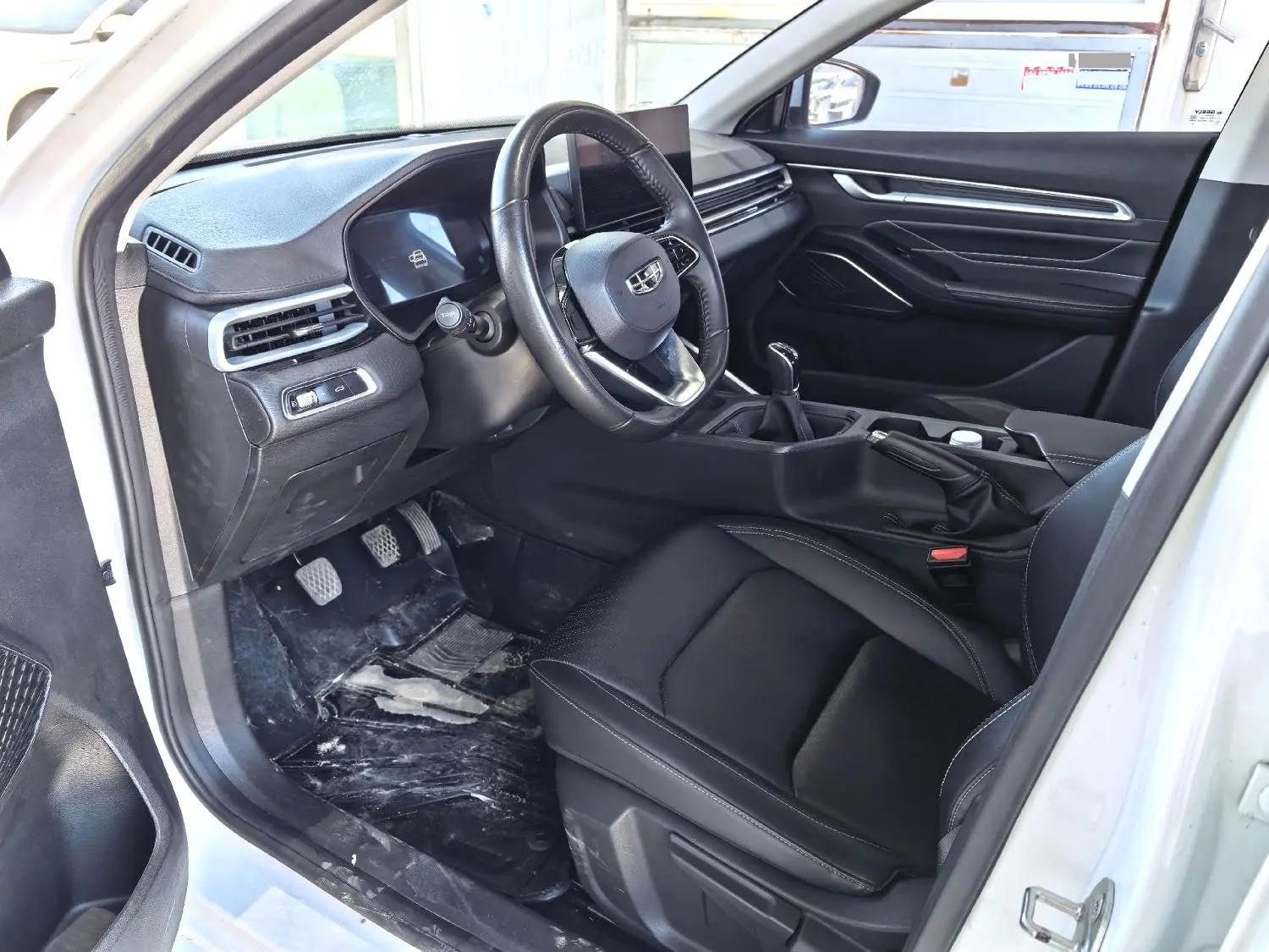 GEELY Emgrand 2023 imagen de coche #3