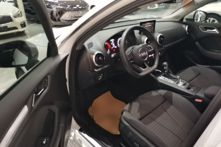 Audi A3 2017 immagine di auto #16