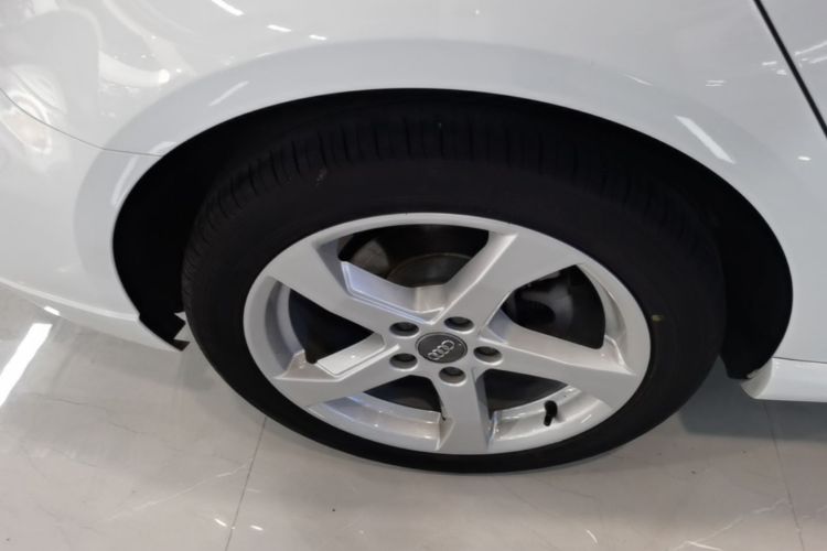 Audi A3 2021 immagine di auto #10