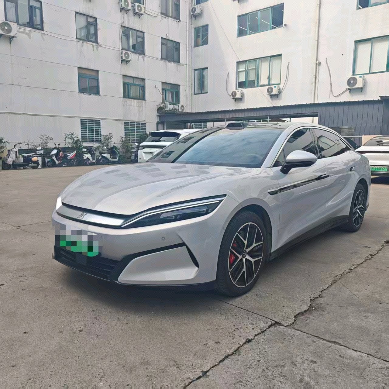 BYD HanL 2025 BYD HanL 2025 car image