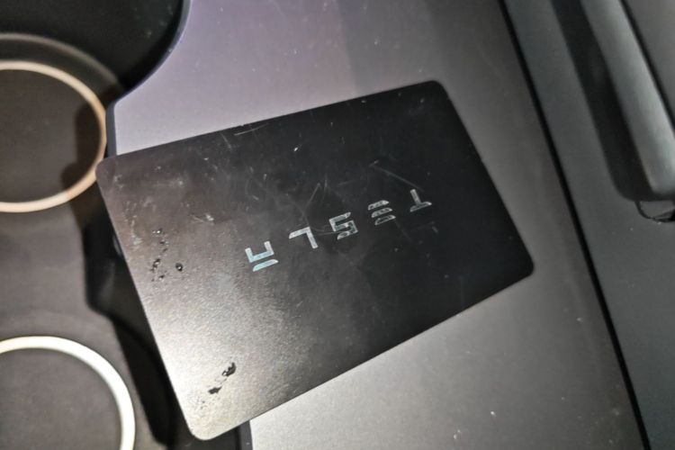 Tesla Model Y 2024 #9 Tesla Model Y 2024 car image #9