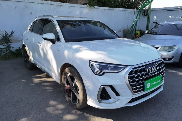 Audi Q3 2025 car image #4