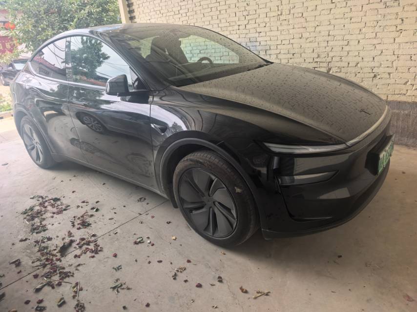 Tesla Model Y 2026 #3 Tesla Model Y 2026 car image #3