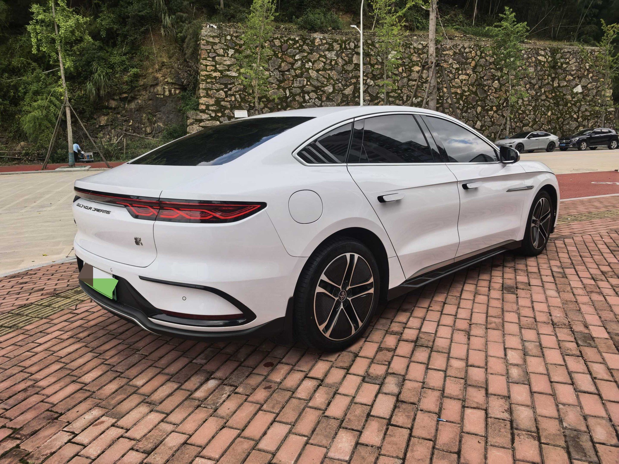BYD Han 2023 car image #7