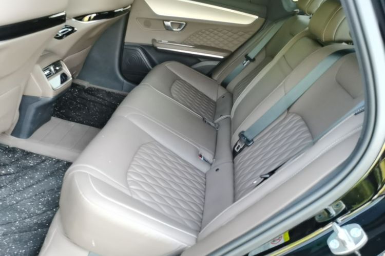 BYD Han 2024 car image #17