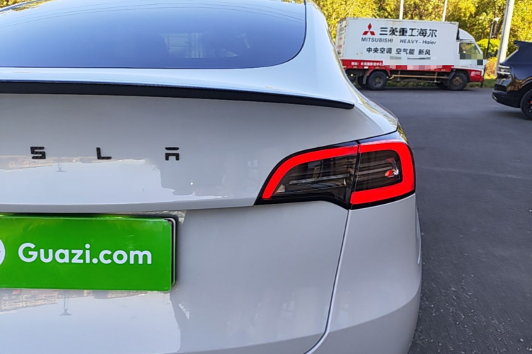 Tesla Model Y 2022 #8 Tesla Model Y 2022 car image #8