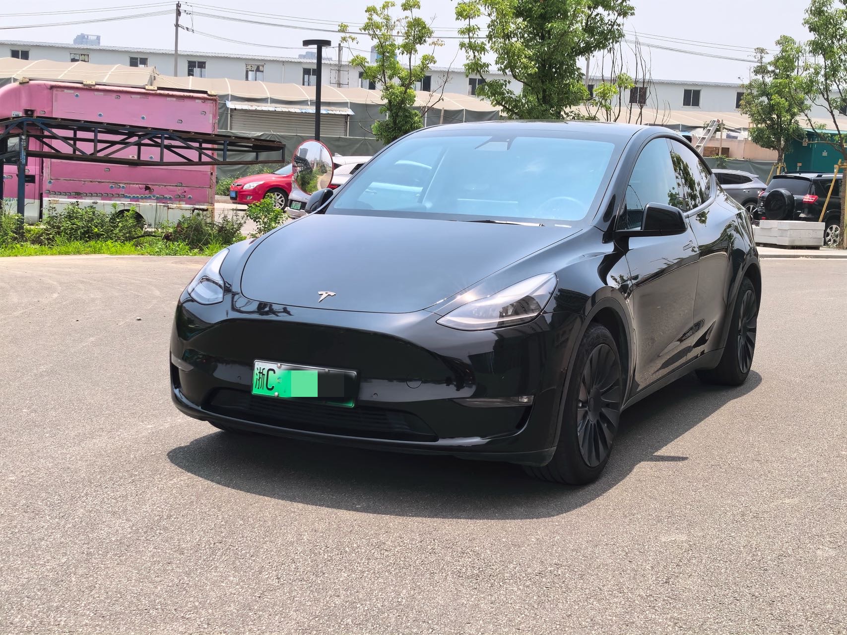 Tesla Model Y 2021 car image #2