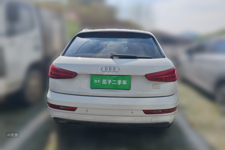 Audi Q3 2018 car image #6