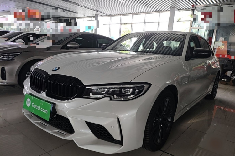 BMW 3 Series 2022 imagen de coche #2