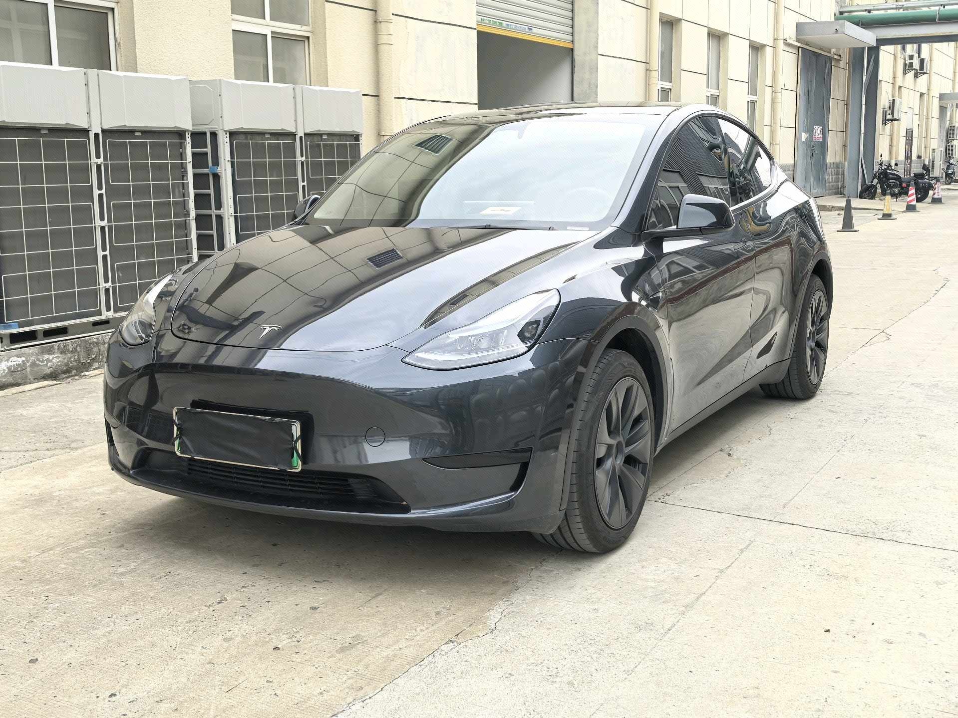 Tesla Model Y 2024 car image 