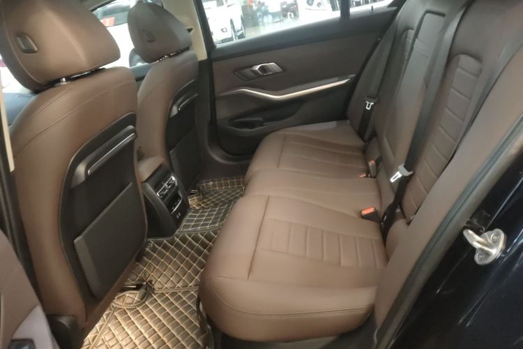 BMW 3 Series 2020 immagine di auto #17
