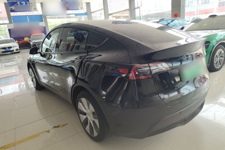 Tesla Model Y 2023 #5 Tesla Model Y 2023 car image #5