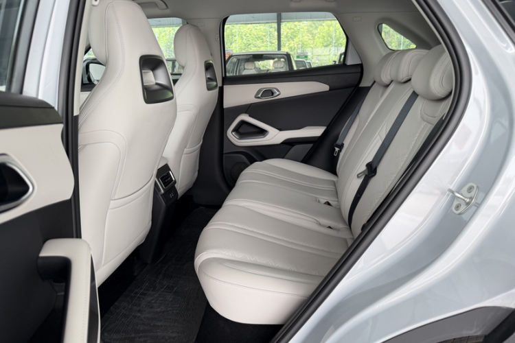BYD YuanUP 2025 car image #14