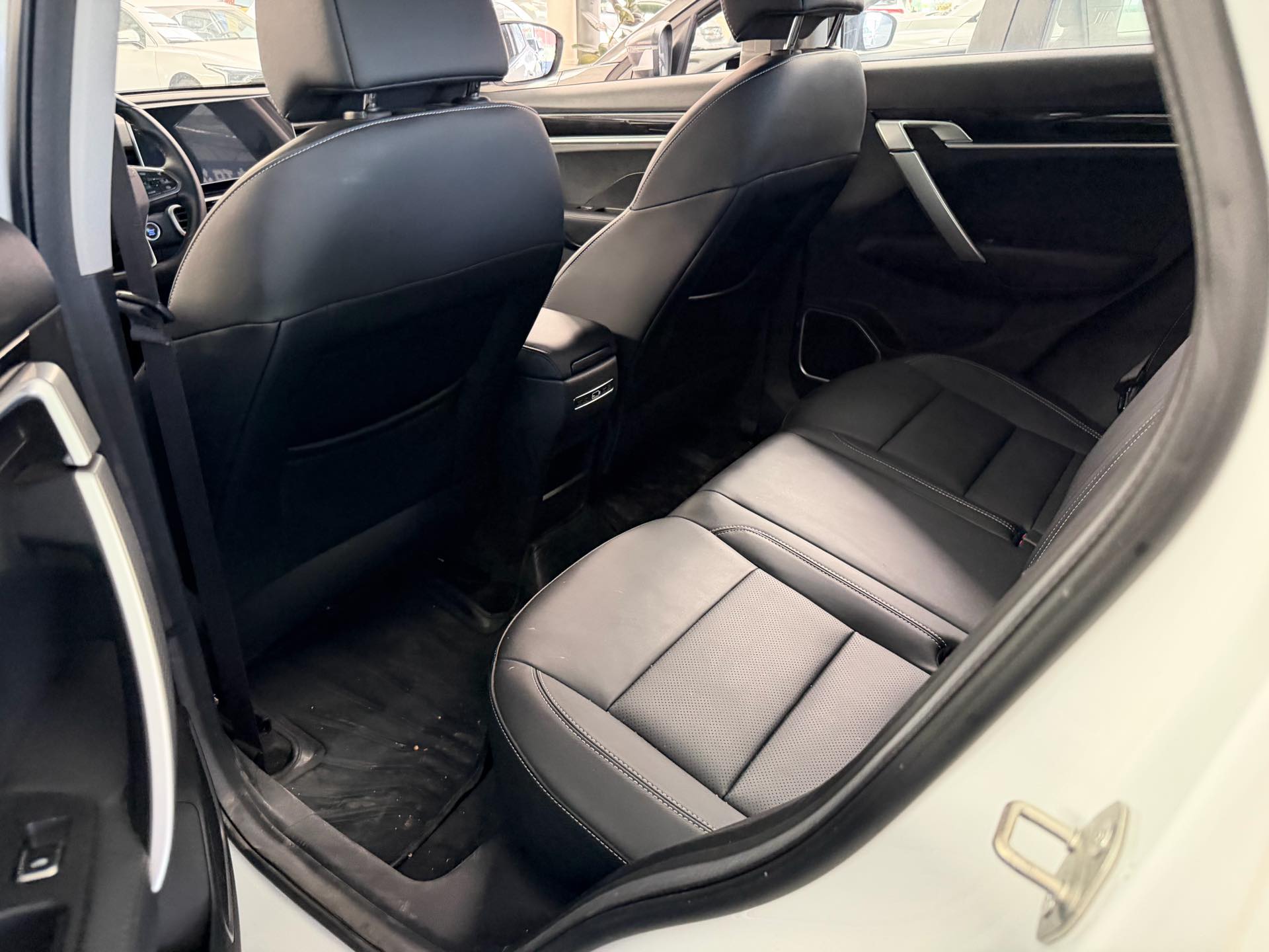 GEELY Coolray 2025 car image #4