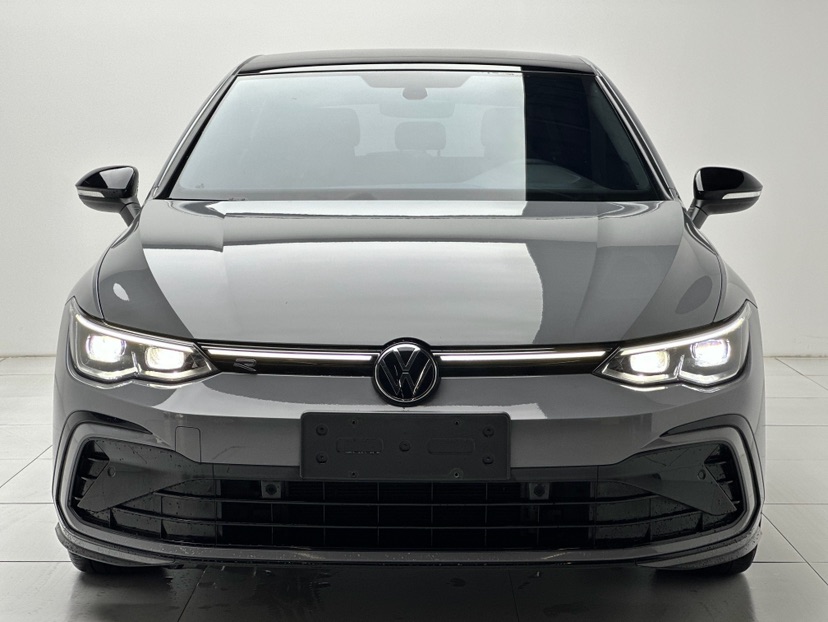 Volkswagen Golf 2023 car image #2