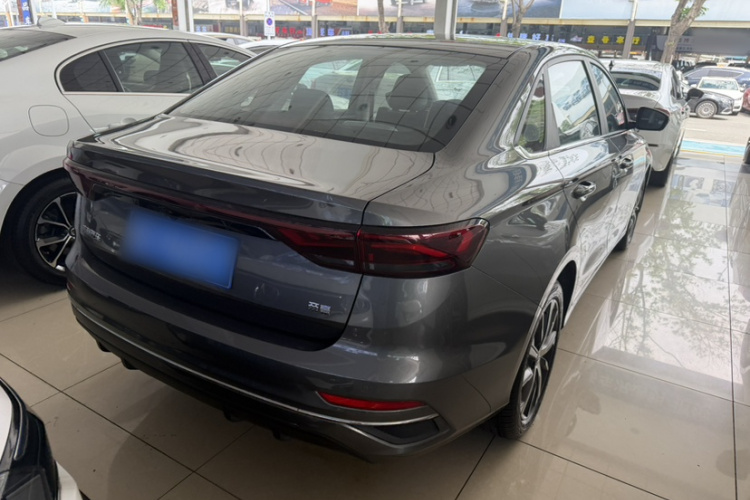 GEELY Emgrand 2022 #7 GEELY Emgrand 2022 car image #7