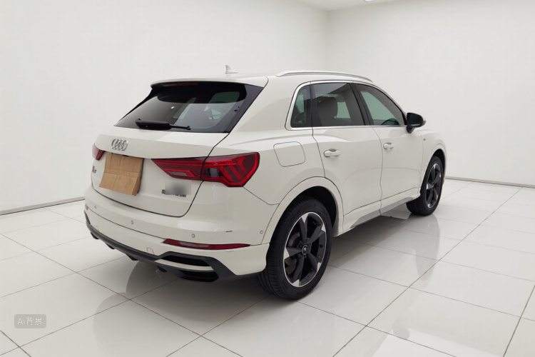 Audi Q3 2022 car image #7