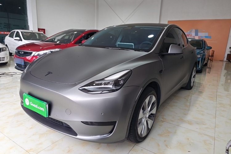 Tesla Model Y 2023 #2 Tesla Model Y 2023 car image #2
