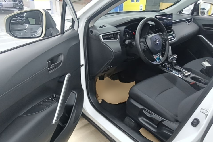 Toyota Corolla Cross 2024 car image #16