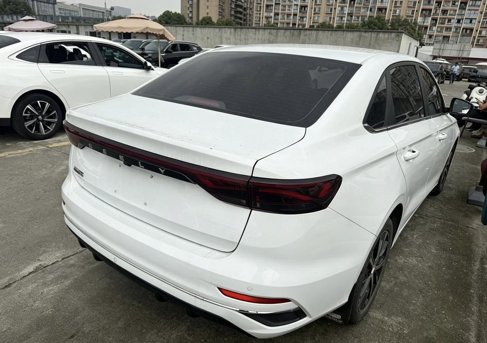 GEELY Emgrand 2023 изображение автомобиля #6