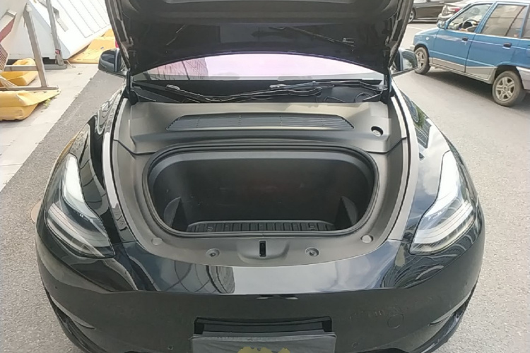 Tesla Model Y 2021 car image #20