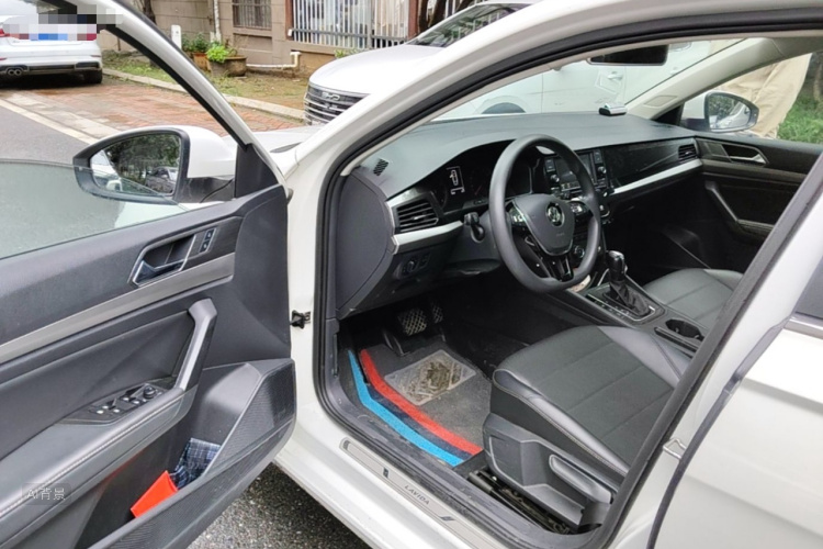 Volkswagen Lavida 2018 car image #18