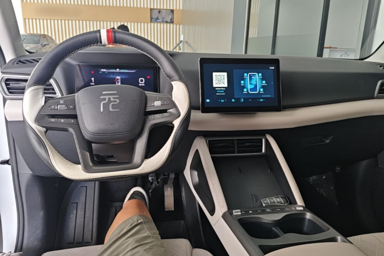 BYD YuanUP 2025 #10 BYD YuanUP 2025 car image #10