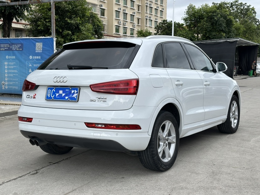 Audi Q3 2017 car image #6