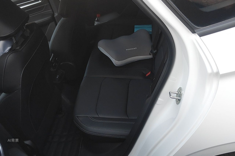 GEELY Emgrand 2025 immagine di auto #19