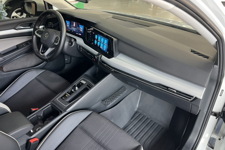 Volkswagen Golf 2021 immagine di auto #15