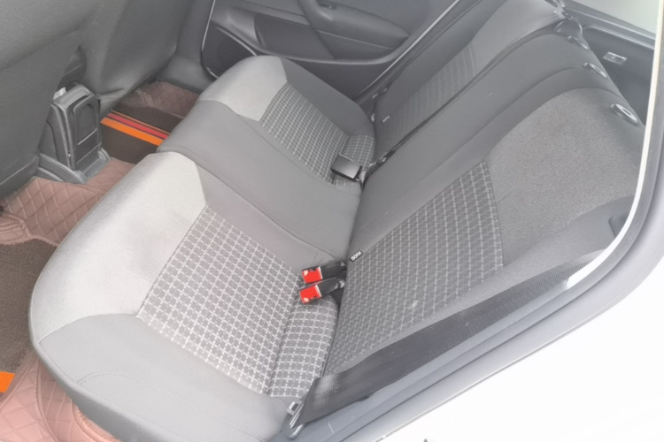 Volkswagen Polo 2017 car image #17